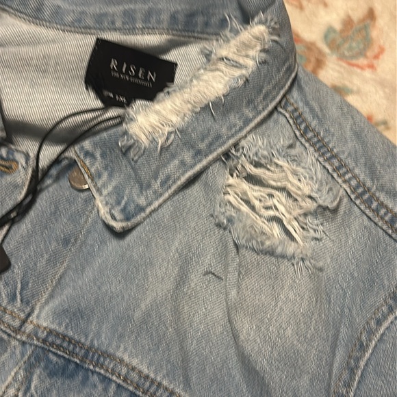 Risen light colored distressed Jean jacket - Picture 4 of 6